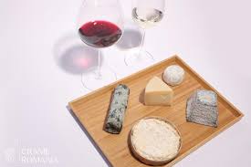 Conform unui studiu realizat de japonezi si publicat in journal of agricultural and food chemistry, vinul rosu servit alaturi de peste nu face decat sa lase un gust foarte puternic, neplacut, de peste la finele mesei, ceea ce poate strica toata impresia. Ce Vin Merge Langa Branza Informatii Utile Branzeturi Si Vinuri