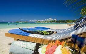 There's plenty of room for the whole family, since this hotel offers over 500 guest bedrooms and suites, each one with a balcony that overlooks the beautiful beaches. All Inclusive Resorts In Costa Rica Travel The World Viajar Por El Mundo Gratis