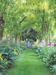Nancy Lancaster Haute And Humble English Garden Design British Garden Beautiful Gardens