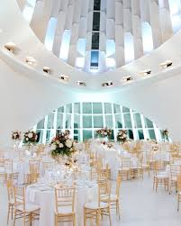 Winter Wedding At The Milwaukee Art Museum Vaughter Films Wedding Venues Indoor Art Museum Wedding Museum Wedding