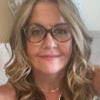 Traci Leonard's Instagram, Twitter & Facebook