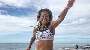 How tall and how much weigh isabel silva? Isabel Silva E O Rosto De Marca De Cuidado De Pes