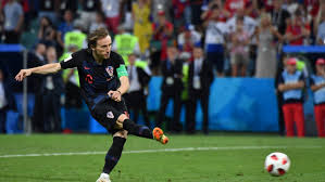Modrić con la nazionale croata al mondiale di calcio 2018. Zasto Je Modric Kod Penala Skinuo Traku Za Kosu