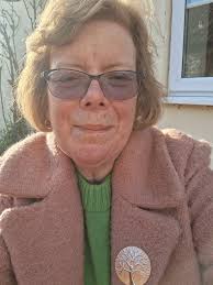 I'm new to site, this is terrible selfie, sitting outside