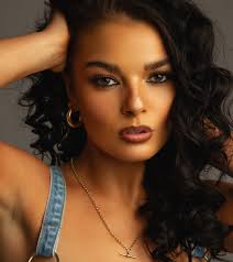 IMOGEN LOIS CHAMBERS (@immichambers_) • Instagram photos and videos