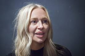 Isabel Adrian: Jag går inte ut så mycket efter rånet