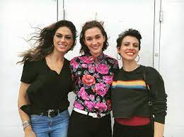 Deputada ana paula lima, do pt, fala sobre a importância da tipificação do feminicídio e da iniciativa do governo federal para combater a violência contra as mulheres. Ana Paula Lima From Red Webseries Brazil And Kat From Wynonna Earp And Luciana Bollina From Red Clexacon2018 Redwebseries Fashion Floral Tops Women