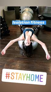 Alexandra Daddario Nipple Pokies on an Exercise Ball! - The Nip Slip