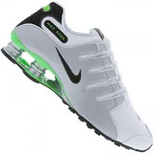 O Tenis Nike Shox Nz Si Masculino Possui Solado Com Tracao Multissuperficies E Amortecimento Unico Atraves De Nike Shox Nz Shoes Sneakers Nike Sneakers Nike