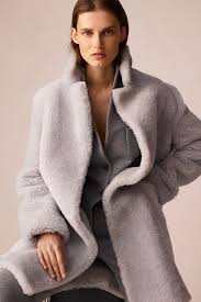 La rue est dédiée aux boutiques du luxe telles que prada, versace, bulgari et brunello cucinelli. Fabiana Filippi Is A Family Run Italian Fashion House Dedicated To Classic Style