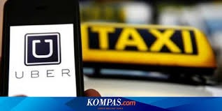 Punya anak yang jelang besar, membuat saya sering berpikir ulang untuk berboncengan bertiga di motor. Supir Uber Dipecat Lantaran Hina Penumpang Lesbian