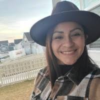 10 "Lisbeth Rosales" profiles