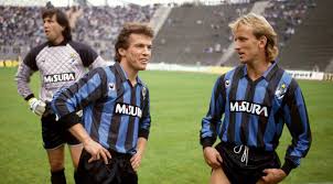 His four years in bavaria were full of success, winning three bundesliga titles, the … Bundesliga Classic