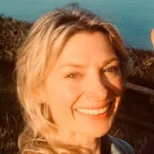 Polly Sharpe's Instagram, Twitter & Facebook