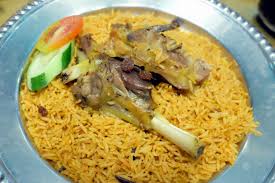 500 g daging sapi atau ayam atau kambing juga boleh, potong dengan ukuran sedang. Cara Membuat Nasi Briyani Khas Timur Tengah Yang Bisa Anda Coba