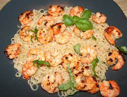 Crevettes Marinees Au Chardonnay A La Plancha Sur Nouilles Chinoises Amafacon