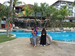 Your worry of where to stay in lumut is sufficed by bunch. Raudhah Swiss Garden Beach Resort Damai Laut Lumut Perak