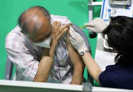 글을 적고있는 5월 중순에서 6월달까지는 특정 직업군이나 60세 이상 어르신. ì˜¤ëŠ˜ë¶€í„° ë‚˜í˜ê°„ 50ëŒ€ ëˆ„êµ¬ë‚˜ ë°±ì‹  ì‚¬ì „ì˜ˆì•½ ê°€ëŠ¥