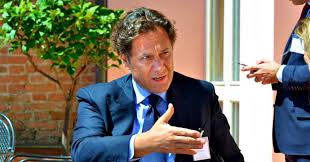 Il numero di assistenza clienti si rivolge principalmente a tutti coloro che. Raffaele Mincione La Banca Popolare Di Vicenza E Le Casse Previdenziali Storia Del Raider Partito Da Pomezia 5 Il Fatto Quotidiano