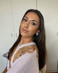 Me inspirei nessa maquiagem para trazer um ar de sofisticação e combinar  com a personalidade da Rafaela 🤍