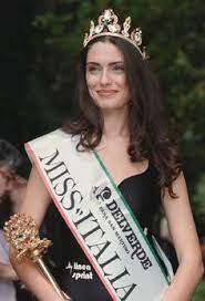 Anna valle coniugata lendaro (roma, 19 giugno 1975) è un'attrice e modella italiana, eletta miss italia 1995. Miss