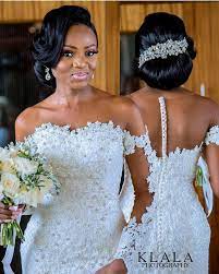 Pin By Shana Young On Bridal And Cocktail Dresses Wedding Dresses Lace Amazing Wedding Dress Wedding Dresses