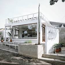 Archifolk On Instagram De Ucoffee Lokasi Jl Dipatiukur Bandung Via Gemarngopi Archifolk Desain Ritel Kedai Kopi Desain Interior