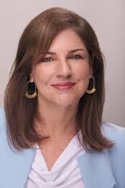 Deanne Stuart's Instagram, Twitter & Facebook