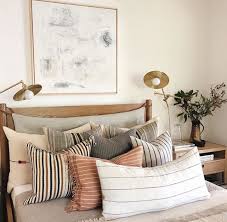 Wayyy Too Many Pillows But Like The Neutral Warm Tones Home Bedroom Bedroom Decor Home