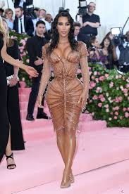 Kim kardashian west, los angeles, ca. Kane Uest Nedovolen Otkrovennymi Obrazami Kim Kardashyan Mainstyles Ru
