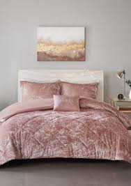 Made of 100% brushed microfiber, this bedding set is super soft for ultimate comfort. Intelligent Design Felicia 3 Piece Velvet Duvet Cover Set In 2021 Rose Gold Bedroom Velvet Comforter Velvet Comforter Sets