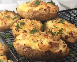 Pommes De Terre Farcies Aux Lardons Plat Et Recette Recette Ww Recette Recettes De Cuisine Pommes De Terre Farcies Pomme De Terre Lardon