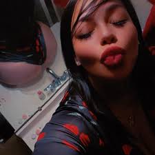 RECALL: Venus disposable razor packs have been pulled from shelves because  of a manufacturing issue.