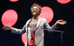 Fito páez vivió una renovación plena entre su séptimo disco y el octavo. Fito Paez Gano El Grammy Al Mejor Album Latino De Rock O Alternativo