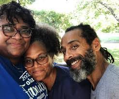 Sarah Roland's Instagram, Twitter & Facebook