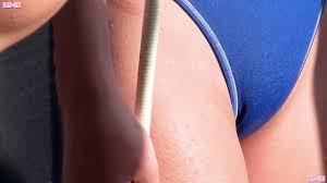 Tフロント水着の際どい露出 想像力を刺激するセクシーさ