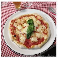 L'impasto per pizza è un impasto lievitato perfetto per la pizza in teglia facile e veloce. Impasto Per Pizza Napoletana Le Ricette Di Anna E Flavia