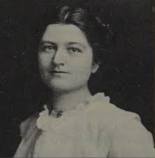 Pearl Hutton's Instagram, Twitter & Facebook