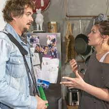 Unter uns"-Vorschau: David ist wieder da – Vivi merkt, dass etwas nicht  stimmt - TV SPIELFILM