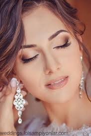 Reines grün ist sogar noch seltener, denn häufig sind in der iris braune ,. 36 Attraktive Hochzeits Make Up Looks Wedding Blonde Haare Make Up Make Up Braut Hochzeits Make Up