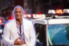 ¿Arrestaron a 'La Rocka' en Hollywood? Las imágenes con la policía que confundieron a todos