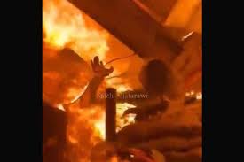 Labour backs Israel as it burns ...