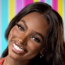 Jana Craig's Instagram, Twitter & Facebook