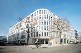 View nearby places on a map. Press Deutsche Hypo