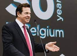 Een selfmade man die vrienden en vooral met een geschat vermogen van ruim 765 miljoen euro staat paul gheysens met zijn familie op de. Paul Gheysens Wins Lifetime Achievement Award Eurobuildcee