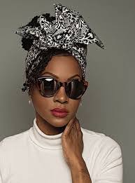 Lisa Wire's Instagram, Twitter & Facebook