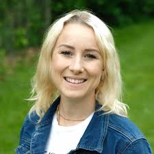 Kelsey Knutson's Instagram, Twitter & Facebook