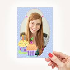 Des photos de gâteaux d'anniversaire avec ses bougies, des ballons, des banderoles de joyeux anniversaire et des cadeaux ! Cartes D Anniversaire Hallmark