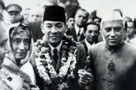 Gong dukungan untuk kemerdekaan indonesia ini dimulai dari palestina dan mesir, seperti dikutip dari buku diplomasi revolusi indonesia di luar negeri yang ditulis oleh ketua panitia pusat perkumpulan. Respon Internasional Terhadap Proklamasi Kemerdekaan Indonesia Nusa Caraka