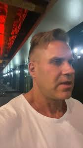 Beställ en personlig video från Jay Cutler